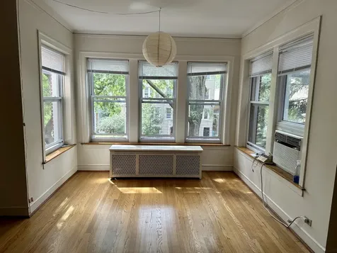 6631 North Glenwood Avenue Chicago IL 60626