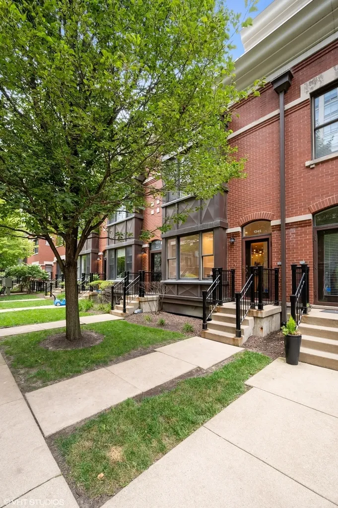 1345 South Indiana Parkway Chicago IL 60605