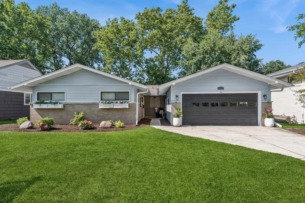 1124 59TH Street Downers Grove IL 60516
