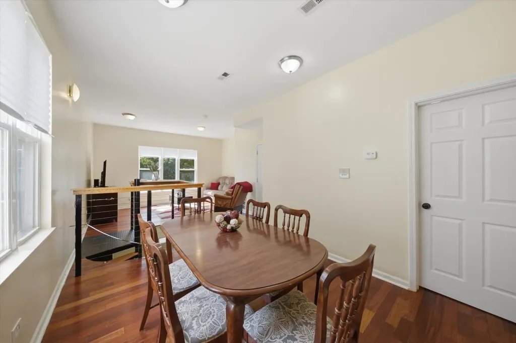 6735 South Eberhart Avenue Chicago IL 60637