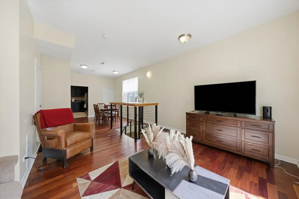 6735 South Eberhart Avenue Chicago IL 60637