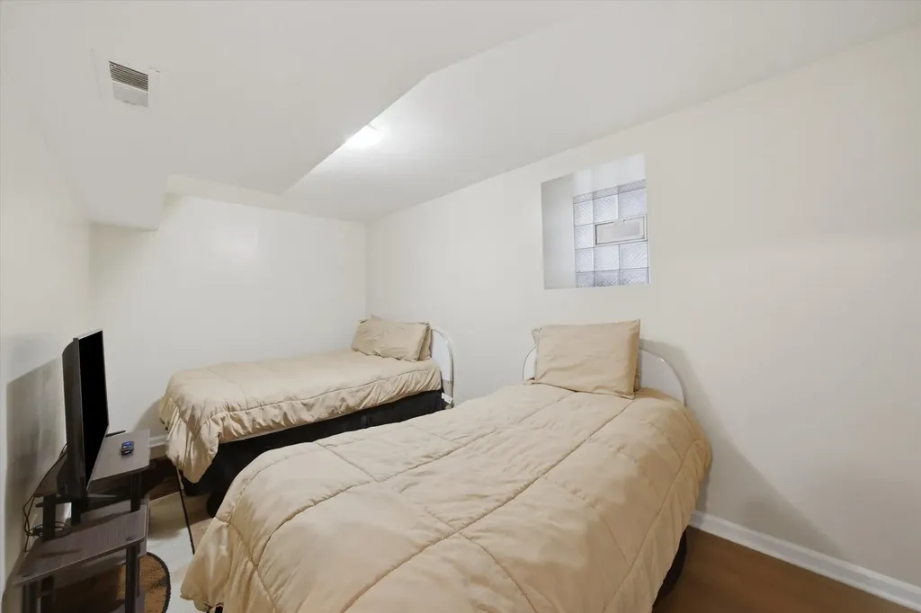 6735 South Eberhart Avenue Chicago IL 60637