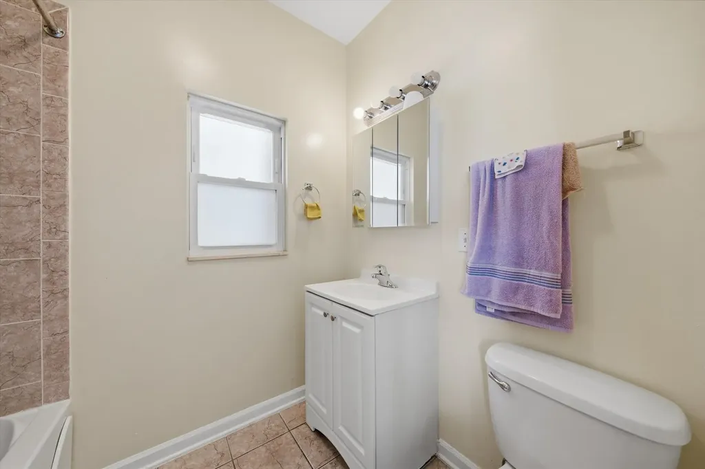 6735 South Eberhart Avenue Chicago IL 60637
