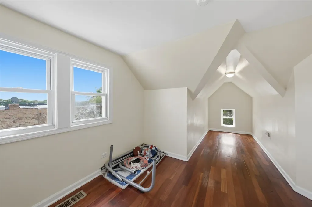 6735 South Eberhart Avenue Chicago IL 60637