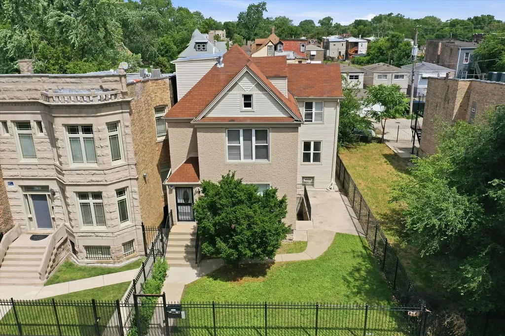 6735 South Eberhart Avenue Chicago IL 60637