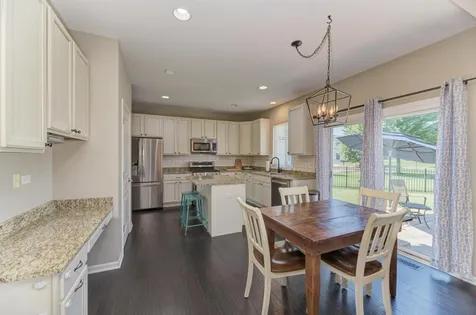3507 Crestwood Lane Carpentersville IL 60110