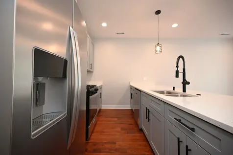 1630 West Thorndale Avenue Chicago IL 60660