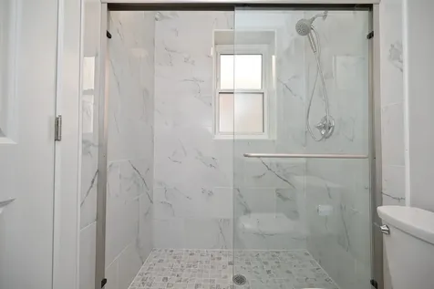 1630 West Thorndale Avenue Chicago IL 60660