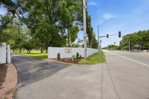 37W961 Bowes Road Elgin IL 60124