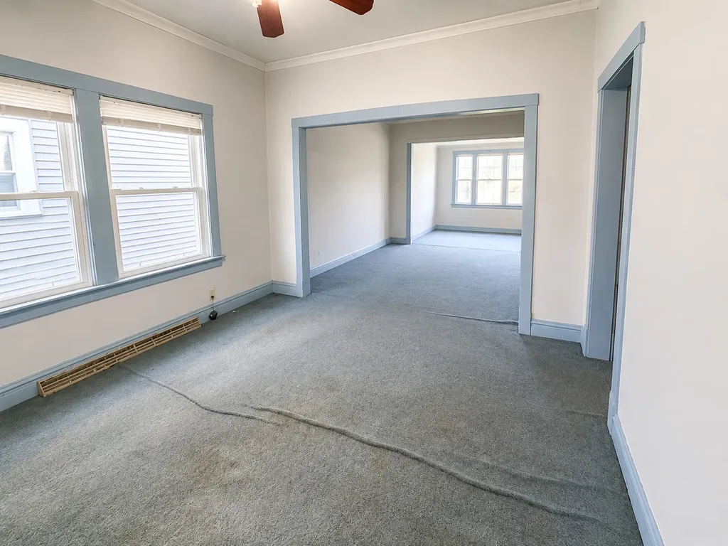 5630 West Cornelia Avenue Chicago IL 60634
