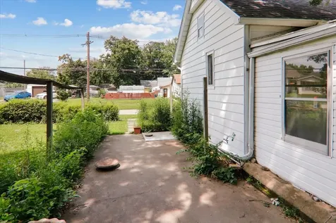 1212 West Chestnut Street Bloomington IL 61701