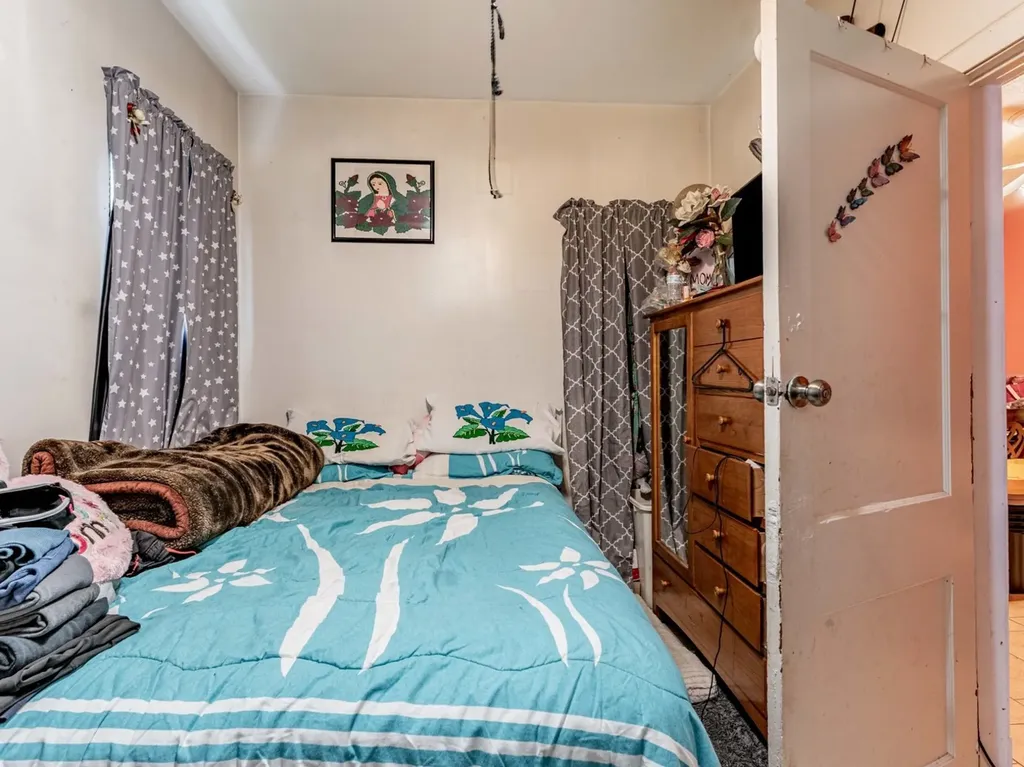 5730 South Washtenaw Avenue Chicago IL 60629