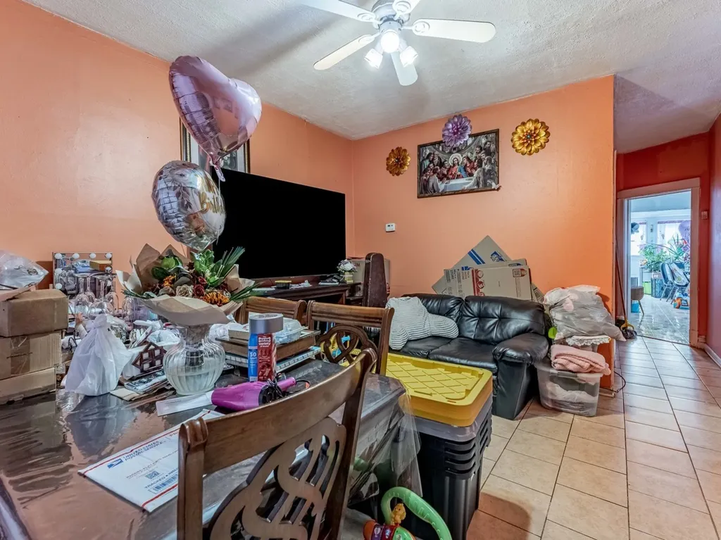5730 South Washtenaw Avenue Chicago IL 60629