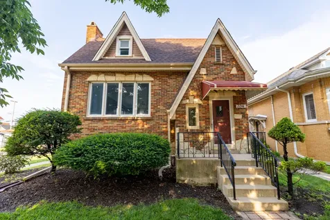 2246 Clinton Avenue Berwyn IL 60402