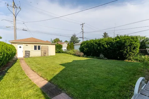 2246 Clinton Avenue Berwyn IL 60402