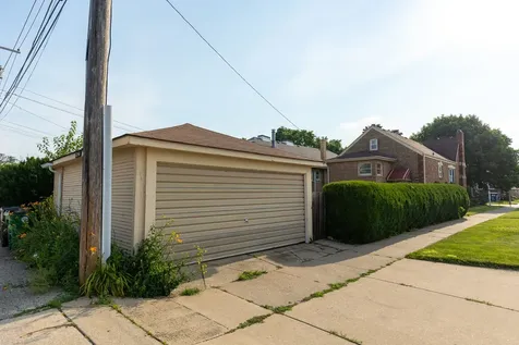 2246 Clinton Avenue Berwyn IL 60402