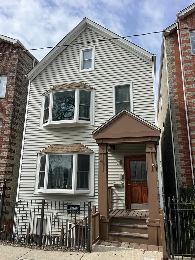1340 North Cleaver Street Chicago IL 60642