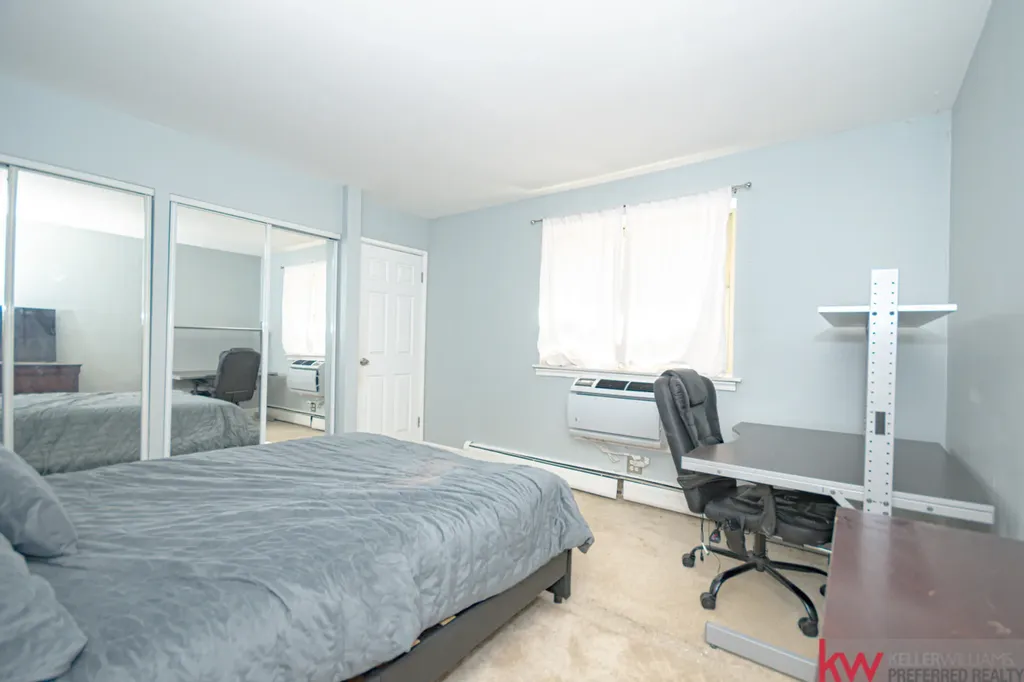 5950 North Kenmore Avenue Chicago IL 60660
