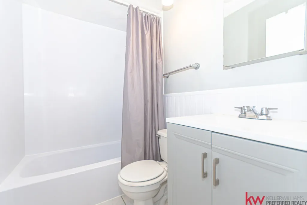 5950 North Kenmore Avenue Chicago IL 60660