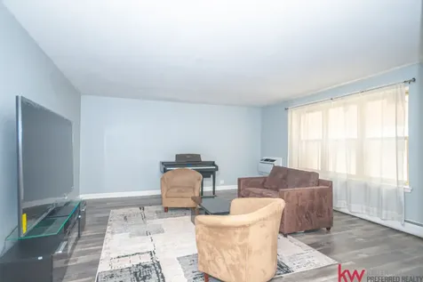 5950 North Kenmore Avenue Chicago IL 60660