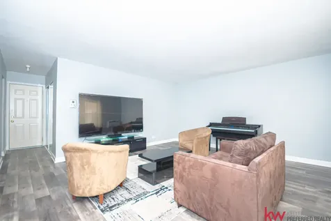 5950 North Kenmore Avenue Chicago IL 60660