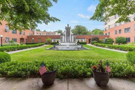 5056 North Marine Drive Chicago IL 60640