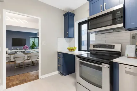 5056 North Marine Drive Chicago IL 60640