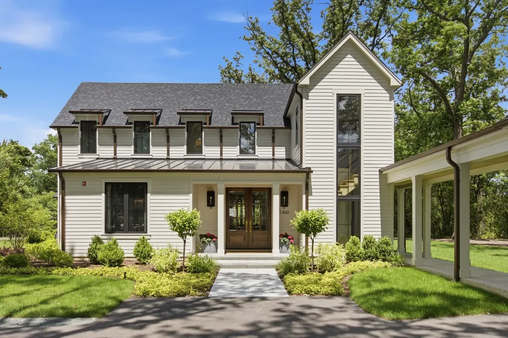 1360 West Everett Road Lake Forest IL 60045