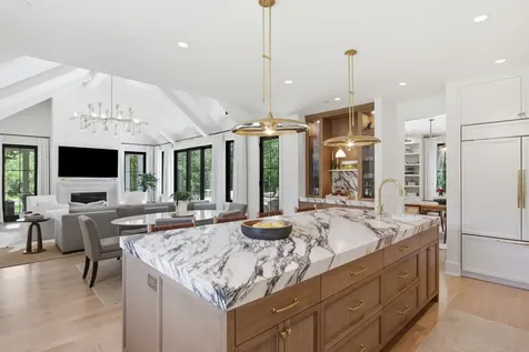 1360 West Everett Road Lake Forest IL 60045