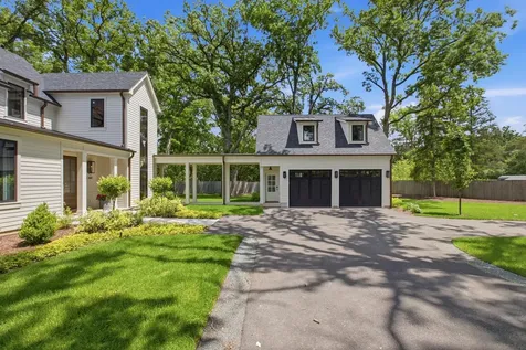 1360 West Everett Road Lake Forest IL 60045