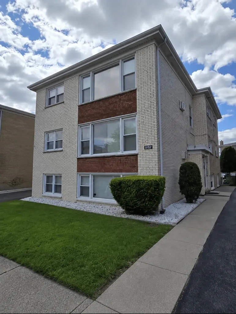 8157 Smith Lane River Grove IL 60171