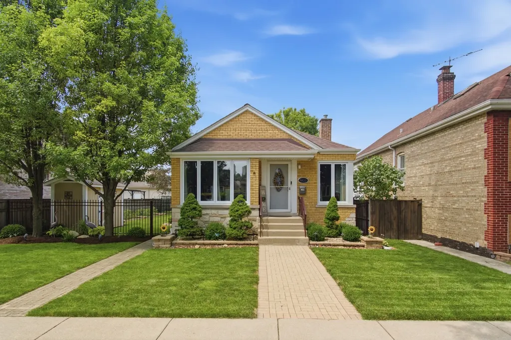 5422 South Sayre Avenue Chicago IL 60638