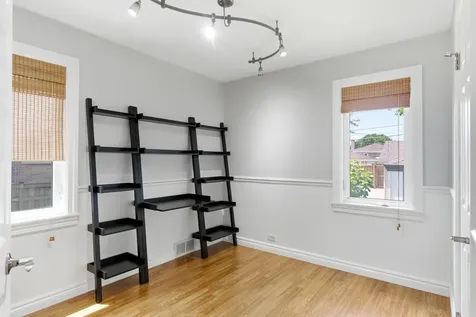 5422 South Sayre Avenue Chicago IL 60638