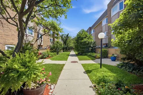 7226 Washington Street Forest Park IL 60130