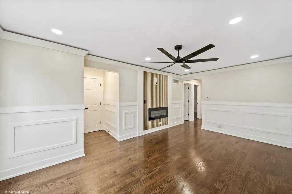 8219 South Muskegon Avenue Chicago IL 60617