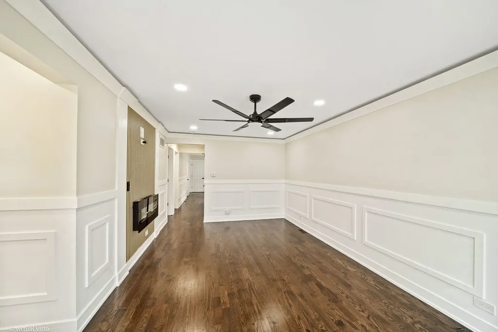 8219 South Muskegon Avenue Chicago IL 60617