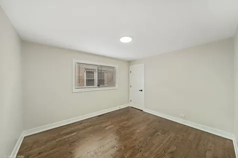 8219 South Muskegon Avenue Chicago IL 60617