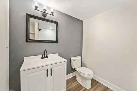 8219 South Muskegon Avenue Chicago IL 60617