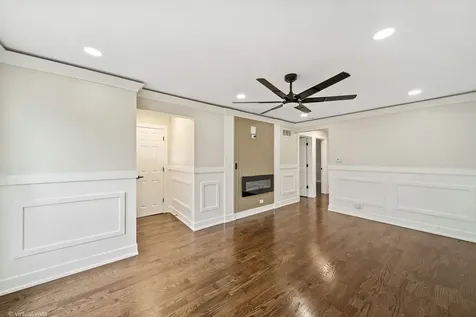 8219 South Muskegon Avenue Chicago IL 60617