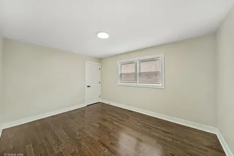 8219 South Muskegon Avenue Chicago IL 60617