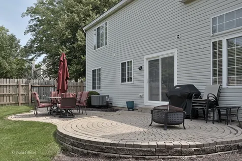 300 Briarwood Lane Algonquin IL 60102