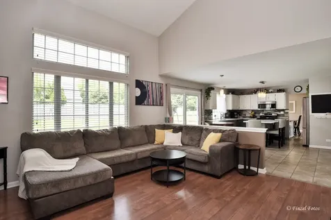 300 Briarwood Lane Algonquin IL 60102