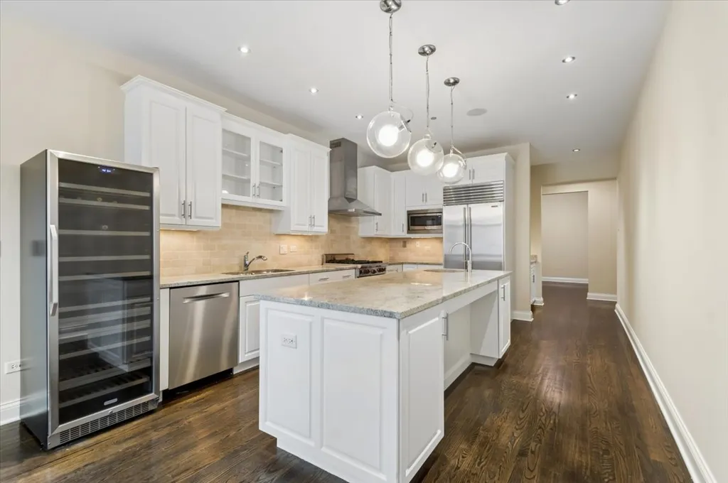 30 West Erie Street Chicago IL 60654