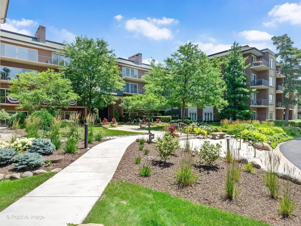 5 Oak Brook Club Drive Oak Brook IL 60523