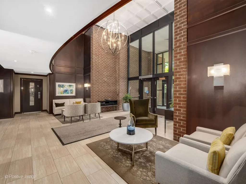 5 Oak Brook Club Drive Oak Brook IL 60523
