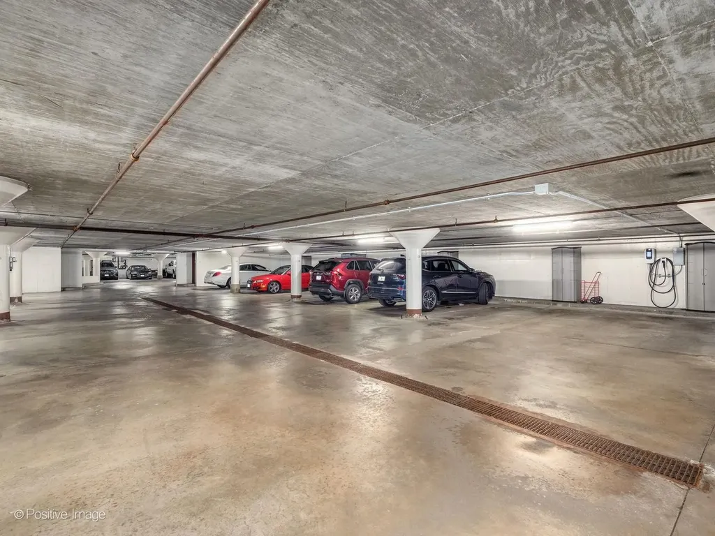 5 Oak Brook Club Drive Oak Brook IL 60523