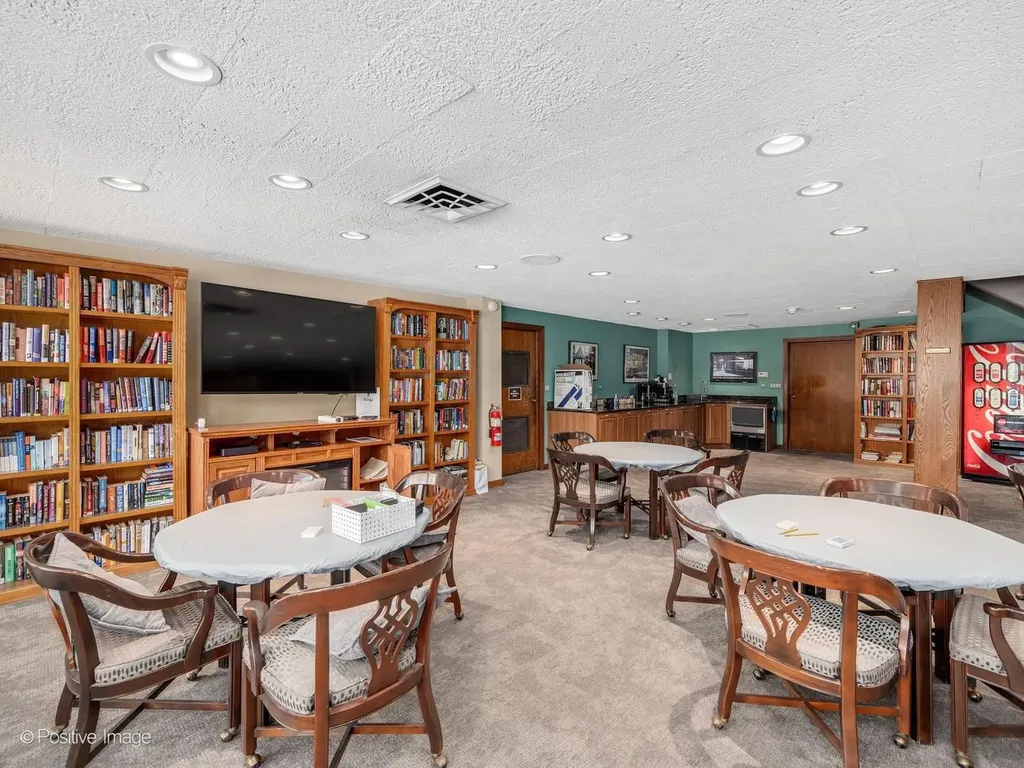 5 Oak Brook Club Drive Oak Brook IL 60523