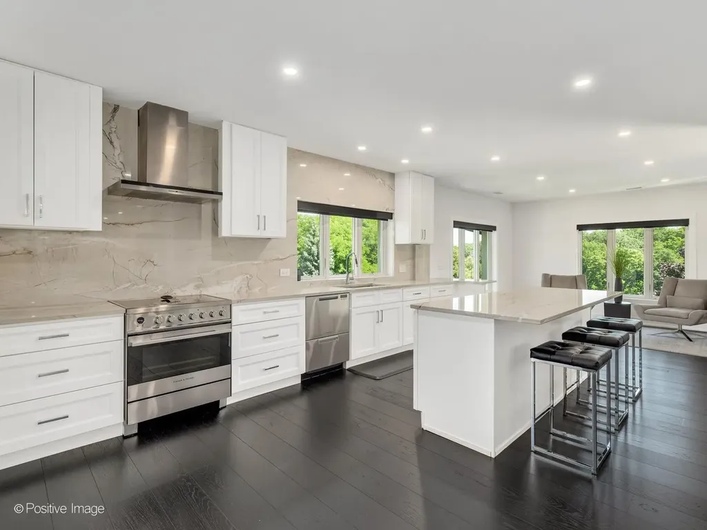 5 Oak Brook Club Drive Oak Brook IL 60523