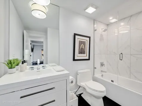 5 Oak Brook Club Drive Oak Brook IL 60523