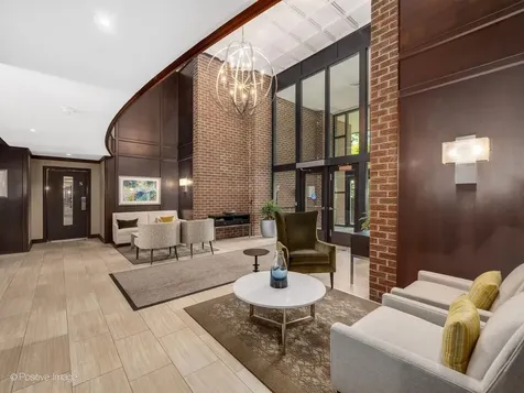5 Oak Brook Club Drive Oak Brook IL 60523